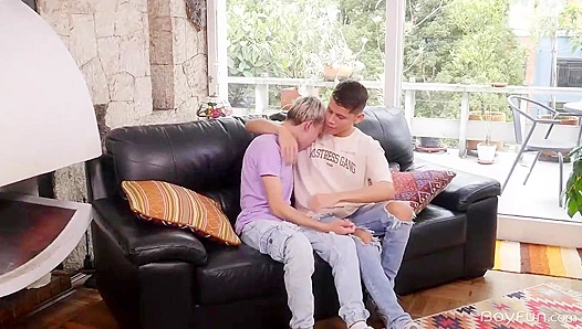 Skinny Sensations - Andy Reyes & Junior Jones Get Wild