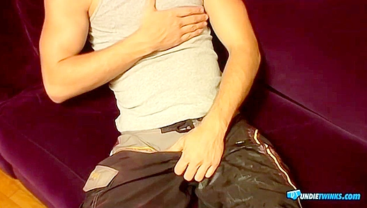 Hot Kelly Cooper Jerks Off Seductively in His Tight Undies - Undie Twinks