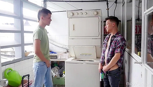 Jock Sniffer Fucks - Andy Reyes & Col Raider's Intense Encounter