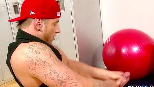 Cory Everlast Shows Off His Endurance Next Door