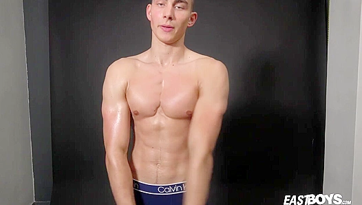 Oily Stud Emilion Flexes His Muscles – Eastboys Seduction
