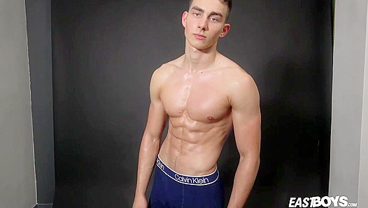 Oily Stud Emilion Flexes His Muscles – Eastboys Seduction