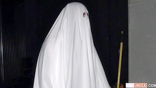 Dakota Lovell Makes Bear Daddy Lawson James Scream for More