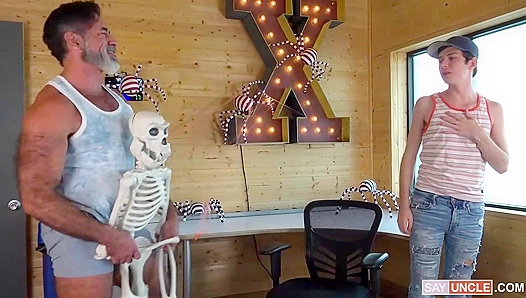 Dakota Lovell Gets Fucked by Lawson's Big Cock - Family Dick