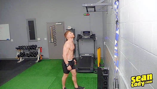 Kyle Denton and Matthew Ellis - Iron Pumps, Ass Fucks - Sean Cody