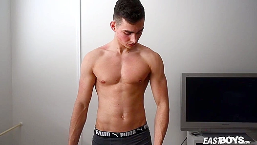 Eastboys - Emilion Reynolds Flexes & Flaunts His Ripped Body