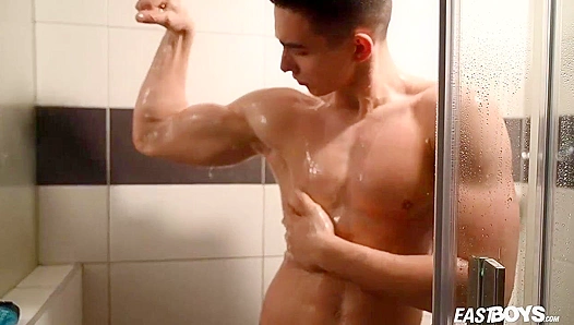 Eastboys - Emilion Reynolds Flexes & Flaunts His Ripped Body