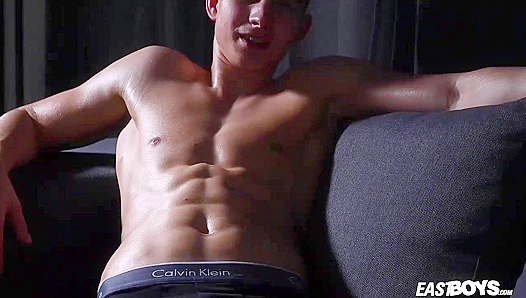 Eastboys - Emilion Reynolds Flexes & Flaunts His Ripped Body