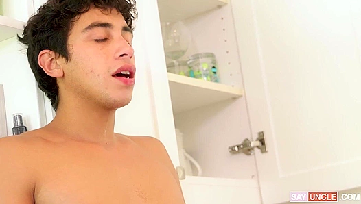 Gabe Bradshaw & Magic Mike Hung - Kitchen Bonding with Family Dick