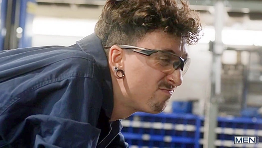 Hairy Alphas Mateo Zagal & Chuck Conrad Fuck with Wild Pleasure