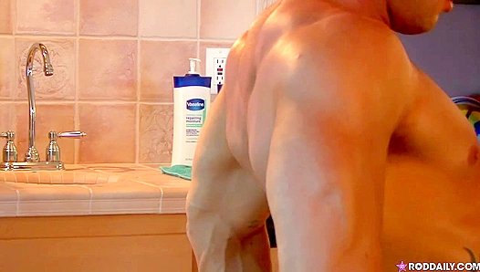 Shredded Studs - Rod Daily & Joey Baltimore Get Raw On The Set