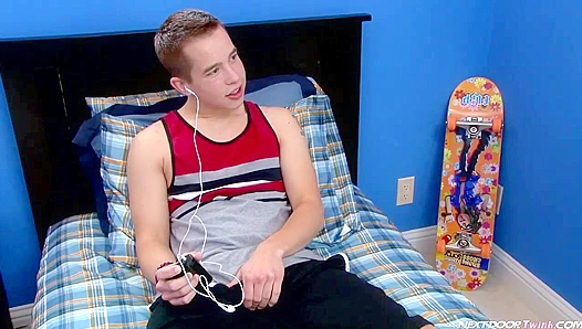 Philip Ryan Fucks Neighbor Nick Reeves Hard in the Ass