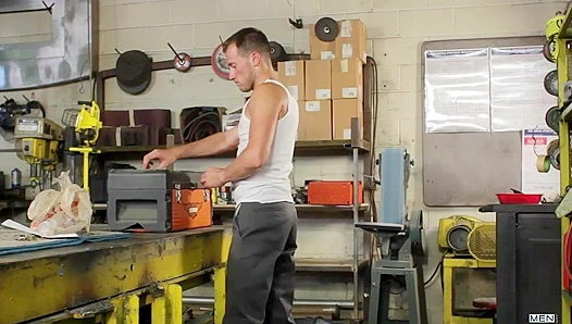 Hot Sodomy Session - Kyle Quinn & Parker D in The Gay Office