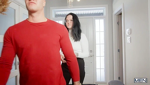 Sneaky Realtor Lovemaking - Clark Drills Presley's Hole