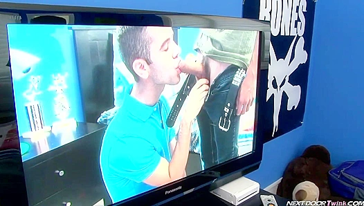 Matthew Keading Fucks Hot twink Hayden Michaels Live on Cam