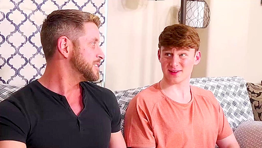 Twink Strokes Cock While Big Daddy Fucks His Asshole - Reality Dudes