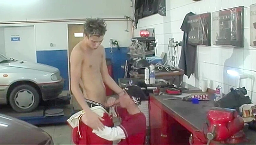 Johny Hunter's Heart-Pounding Fuck Scene - Gay XXX