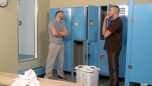 Tommy Defendi Fucks Jessie Colter Hard in the Locker Room
