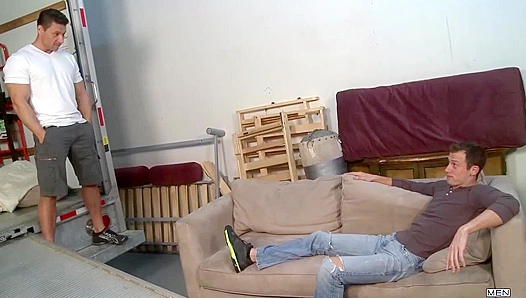 Robert Van Damme &Kyle Quinn - Movers Turn Straight toGay Passion