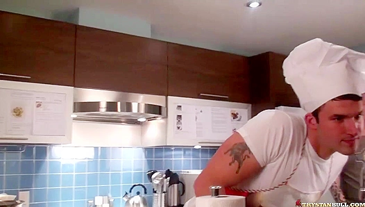Hot Kitchen Quickie - Trystan Bull & Johan LaPointe Heat Up the Set
