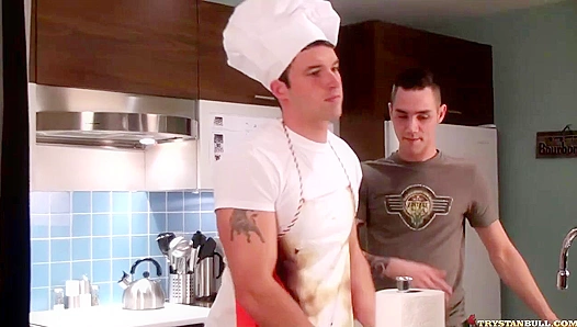 Hot Kitchen Quickie - Trystan Bull & Johan LaPointe Heat Up the Set