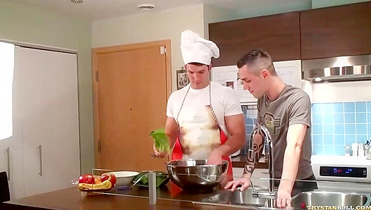 Hot Kitchen Quickie - Trystan Bull & Johan LaPointe Heat Up the Set