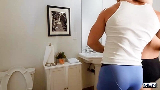 WELL-HUNG BROGAN POUNDS KANE FOX FROM BEHIND