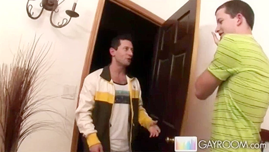 Ari Silvio Screams Intensely While Getting Brutally Fucked -  Gay XXX