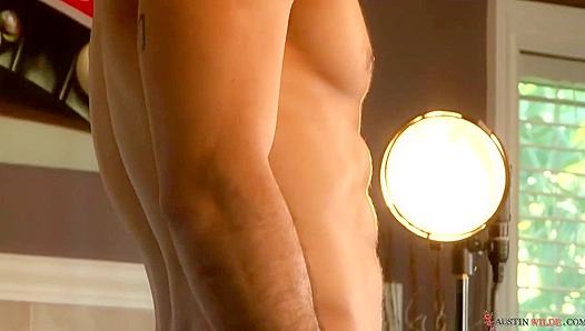 Beefy Charmer Austin Wilde Flexes His Gorgeous Butt On The Set