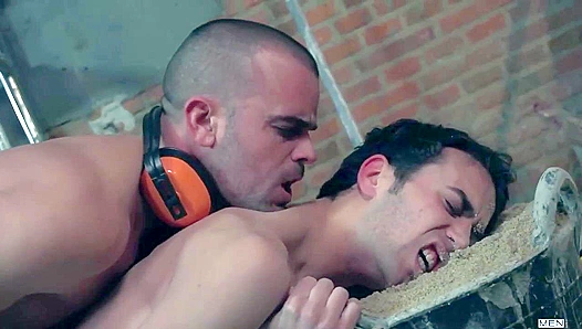 Damien Crosse Drills Foster Riviera's Hole On-Site