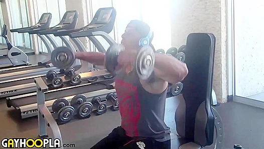 Derek Jones & Sean Costin Prep for a Juicy Fuck