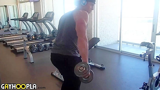 Derek Jones & Sean Costin Prep for a Juicy Fuck