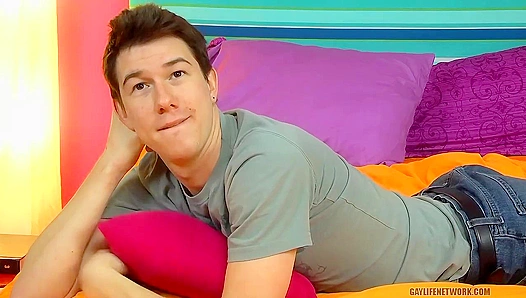 Hot Dustin Hawthorne Spills His Juicy Secrets - Lollipop Twinks