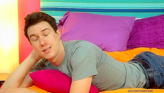 Hot Dustin Hawthorne Spills His Juicy Secrets - Lollipop Twinks