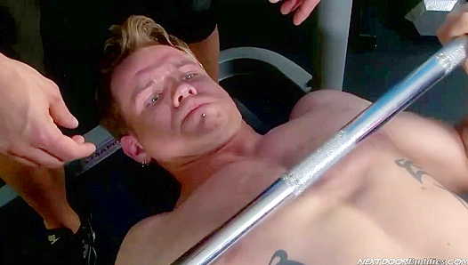 Brody Wilder & SebastianYoung - Muscly Neighbors Share a Steamy Encounter