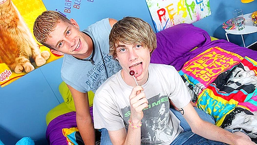 Lollipop Sweets: Horny Kayden Daniels & Preston Andrews Share a Toy