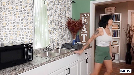 Beefy Dom King Plumbs Deep with Hard-Hitting Bruce Jones