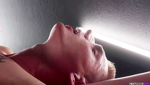 Bareback Bang -Brandon & Ashton's Nextdoor Raw Adventure