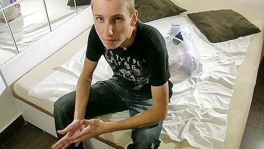 Slim Czech Dude Gets Pounded in Tiny Bathroom - XXX Gay