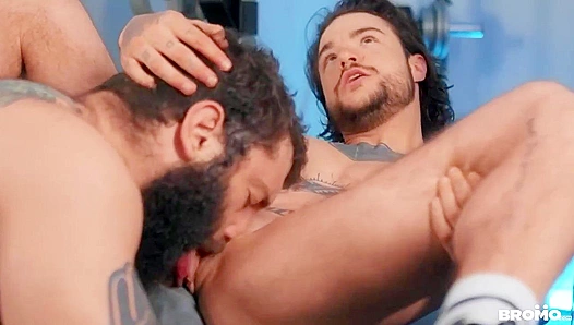 Tommy Tanner and Markus Kage Get Steamy in the Gym - Hot Gay Bromance Action