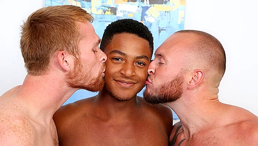 Bennett, Calhoun, and Jason Hillcrest - Threesome Anal Delight - Chaosmen