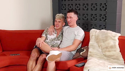 Cade Maddox & Felix Fox - Top-Shelf Anal Action in a steamy hotspot