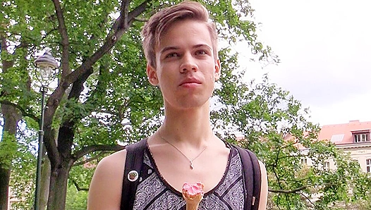 Czech Twink Gets Wild Outdoors and Takes a Facial - XXX Gay