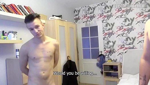 Ripped Dudes Pound Each Other in Wild Threesome - XXX Gay