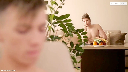 Kinky Carrot Play - Jake Stark & Jaro Stone's Anal Adventure