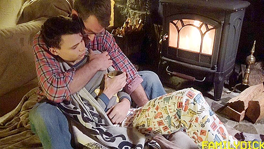 Family Reunion Fuck - Austin Xander & Alex Killian Share the Love