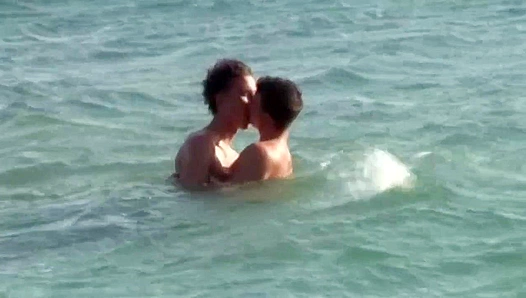 Thirsty Throats - Cley Ozzborn & Chris Ralf's Beach Bang - Gay XXX