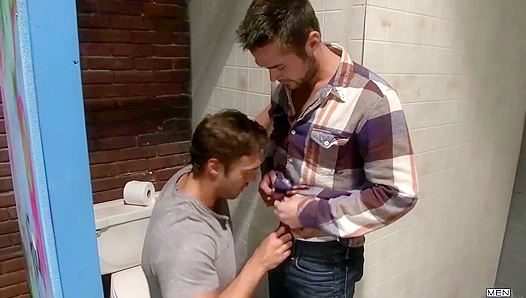 Rocco Reed Turns the Straight Guy Gay in a Hot Threesome