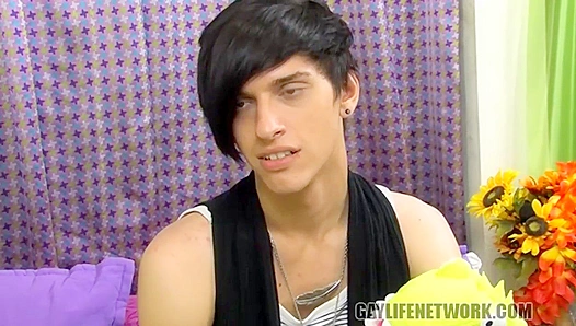 Jae Landen & Taylor Lee - Sucking Sweetly in Lollipop Twinks