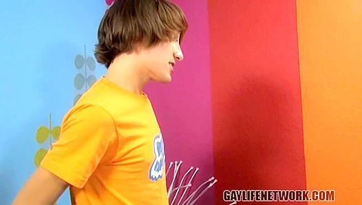 Nathan Stratus & Dean Holland Serve Up Sweet Twink Ass